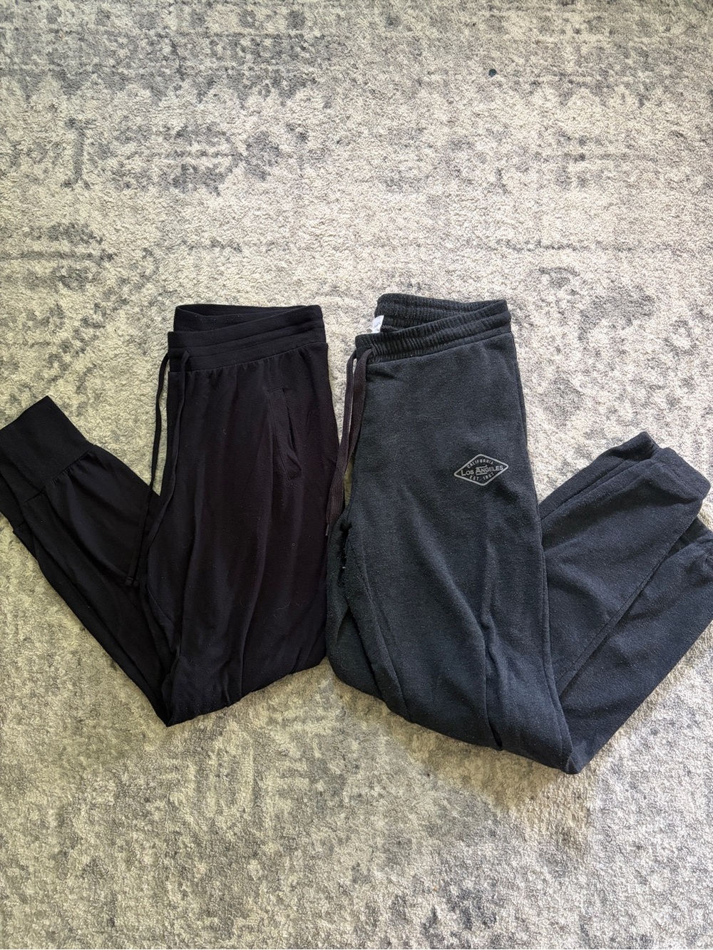 2 pairs women’s sweatpants